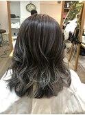 大人可愛いグレージュアッシュレイヤーパーマミディアム20代人気