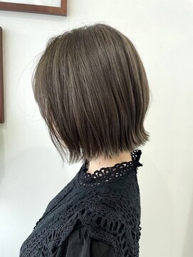 エルフグローリー(elf -glory-) 切りっぱなしボブ/カーキグレージュ by ikumu