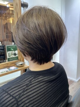 ハーツ(Heart's) 白髪ぼかし/イメチェンヘアスタイル/前髪カタログ/ショートボブ