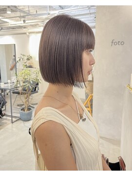 フォト 富山(foto) 似合わせカットスモーキーカラーウォームベージュボブ