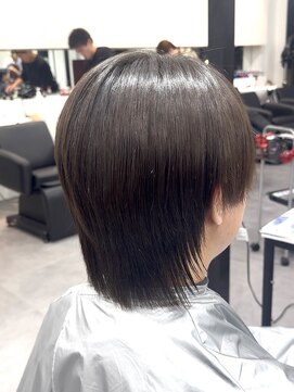 オーシャントーキョーオーバー 渋谷(OCEAN TOKYO OVER) 韓国マッシュセンターパートツーブロックフェザーパーマシャドウ