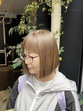 シファー(~Cifer) 【脱白髪染め】ハイライトで魅せる立体感×大人ショートボブ