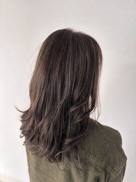 デフィ アオヤマ(defi AOYAMA) 透明感グレージュの大人ロングレイヤー