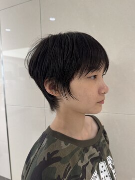 ピークアブー ワン(PEEK-A-BOO ONE) エッジの効いたショートウルフ