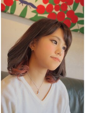 フィオーレ(FIORE) インナーカラーボブ