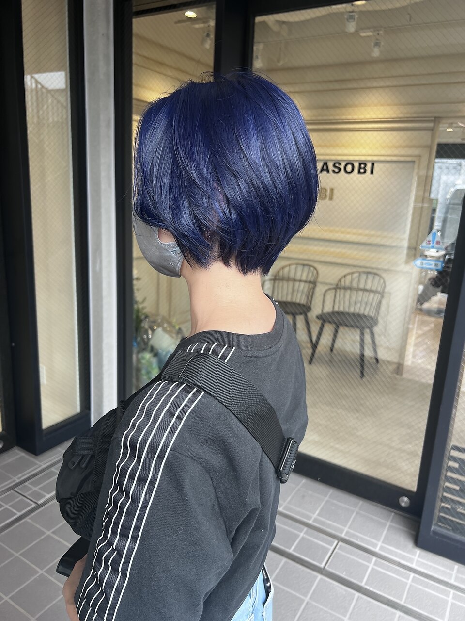 ショートボブ ブリーチ ネイビーブルー 暗髪：L176320878｜アソビ