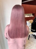 ヘアーデザイン ラクーナ(hair design La cuna) ペールピンク×切りっぱなしカット