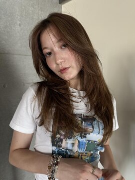 ナループロアボタン(Nalu pu loa BOTAN) 海外風レイヤー/バタフライレイヤーカット/かきあげ前髪