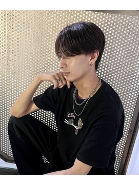 レジナヴィータ 栄(Reginavita) 毛流れセンターパート