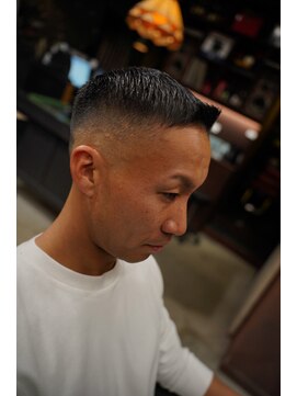 フォーコーナーズカットショップスリーセント 栄(FourCornersCutShop 3/cent) フェードショート