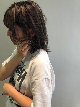 クラン(clan) clan <ハイライトライトアッシュベージュ×外ハネ小顔美髪ボブ>