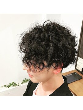 リップス ヘアー(Lips hair) グク風スパイラルパーマスタイル