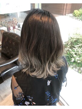 ブレンドバイハピネス(Blend by happiness) コントラスト強めのグラデーションカラー