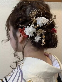 ユア(YUA)の写真/土日祝のみ早朝受付もOK（営業時間外+¥1000）TPOに合わせたヘアセットで周りから褒められるスタイルに♪