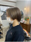 ミルクティーグレージュカラーケアブリーチハンサムショートボブ