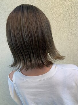 トータルビューティーサロン トップスタイル 外ハネマットアッシュ