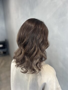 レヴィ 神楽坂(Levi) ハイトーンカラーの外国人風バレイヤージュstyle