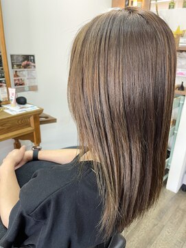 オンリエド ヘアデザイン(ONLIed Hair Design) 《ナチュラルハイライト》オリーブベージュ・ミディアム