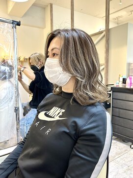 ヘイリー(HAILEY) コントラストハイライトカラー