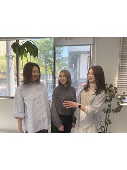 ママさんでも楽しめるヘアスタイルのご提案も♪些細なお悩みも女性スタイリストなので気軽に相談できる☆