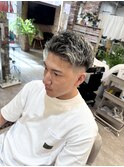 ホワイトメッシュ メンズ フェード カット ブリーチ カラー 20代