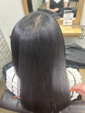 アンフィシュピトロワ(AnFye spi tlow) 【髪質改善】で艶髪に変身【縮毛矯正】【髪質改善】【縮毛矯正】