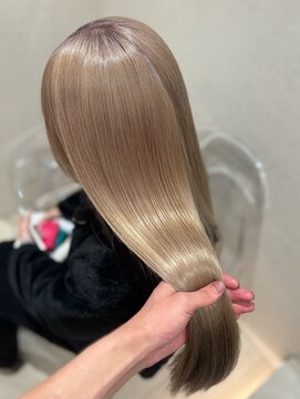 ベガ 福岡天神(VEGA) 艶感ミルクティーベージュ!