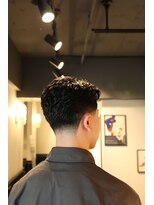 ツーエイチ 新宿(2H) 新宿/テーパーフェード/ショートセンターパート/メンズヘア