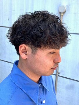 ジーニー 本厚木(Genie) フェザーパーマサーフカール刈り上げセンターパート