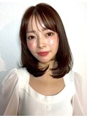 内巻きレイヤーカットで魅せる小顔セミロングp浦和