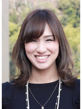 ビアージュ(Viage) 透明感あふれるグレージュカラー