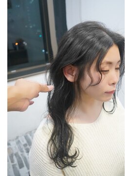 ヘアーサロン 6(hair salon) #センターパート#ダークシルバーグレー