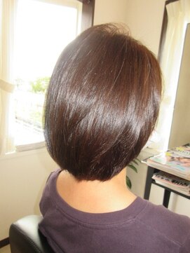 コア フィール ア デイ(COIFFURE A DAY) 【M3D見附今町】大人女子艶さらボブ