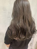 キチ(kichi.)&nbsp;[kichi.] ロングヘア×透明感グレージュ