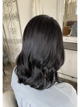 ホワイトルーム(White Room) 黒髪+柔らかミディアム