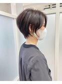 暗髪ナチュラルくびれショート♪