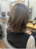 スモーキーグレージュ