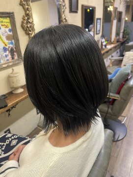 ベレッタ 枚方店(veretta.) ブルーブラック × ウルフスタイル　山本綾香/透明感カラー/小顔