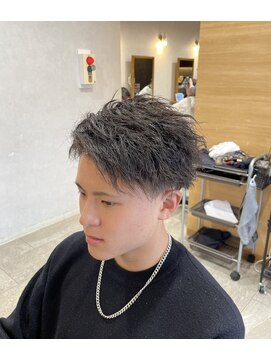 ヘアデザイン ファブロ(hair design FABRO.) 担当:藤岡勇気】メンズ刈り上げ×ツイストスパイラルパーマ