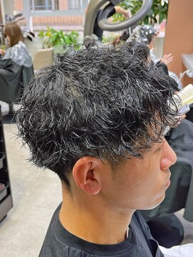 アミー 駒澤(Ammy komazawa) スパイラルショートパーマ 纐纈