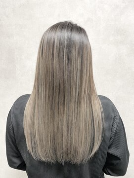 ルノン(LUNON) イメチェンヘアスタイルホワイトブロンド外ハネボブ美髪のススメ