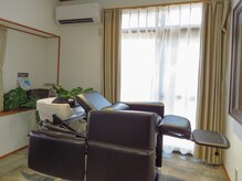 セブンエイト(7eight)の雰囲気（フルフラットのシャンプー台でリラックス出来ます。）