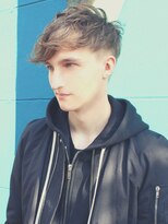 ワースホワイル(WORTH WHILE)&nbsp;刈り上げセンターパートサーフカールフェザーパーママレットヘア