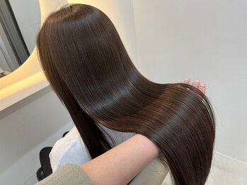 シダ(sida SAIIN)の写真/【京都/西院】湿気が気になりだす前に★適度なボリュームを残しつつ,ツヤのある滑らかなナチュラルヘアに♪