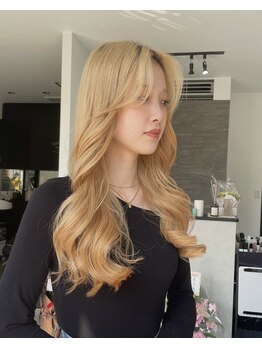 ジン(JIN)の写真/似合わせ韓国レイヤー/くびれヘアなど簡単に自宅で再現できる韓国トレンドスタイル、是非お任せください◎