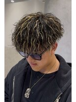ノイ(NOI)&nbsp;ハイライトブリーチツイスパ波巻きフェザーパーマシャドウパーマ