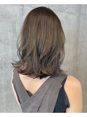 耳かけボブオリーブベージュインナーカラー外はね小顔カット