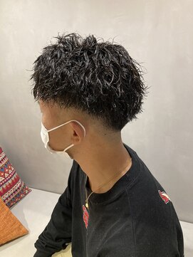 エイトオーミヤ 大宮店(EIGHT omiya) 外国人風ツイストパーマ×スキンフェード