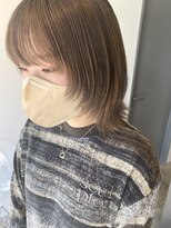 ピーロ(piilo)&nbsp;グレージュ　ブリーチ　ダブルカラー　ウルフカット