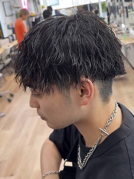 ウェイビーエフティフィフス 横浜西口(WAVEY ft.fifth) ツイストスパイラルパーマセンターパートツイストパーマウルフ